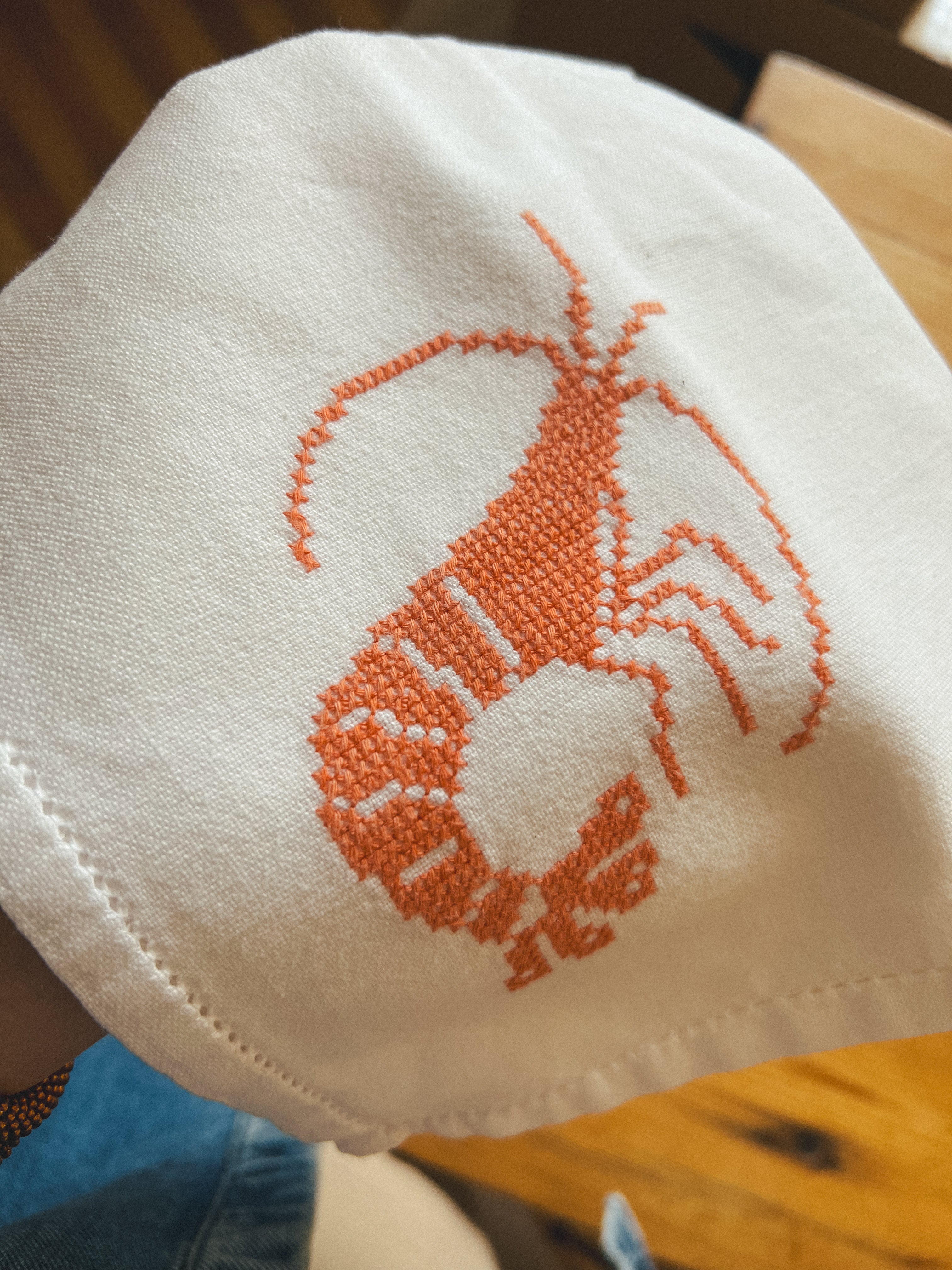 SERVIETTE DE TABLE ANCIENNE BRODÉE - Crevette