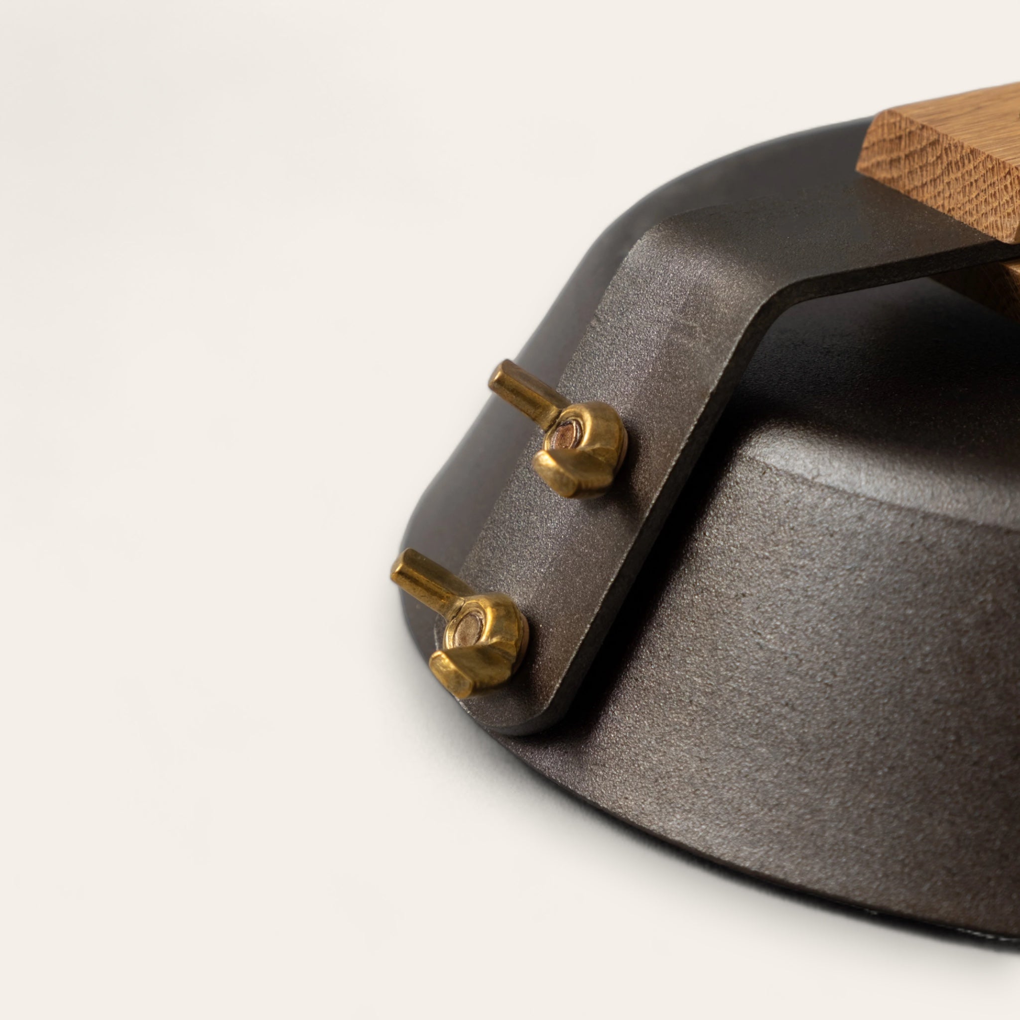 POÊLE DE CAMPING - Fer noir repoussé